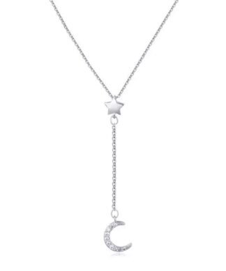 Révélez votre beauté naturelle avec notre collier etoile minimaliste en argent, un bijou délicat qui complète parfaitement votre style.