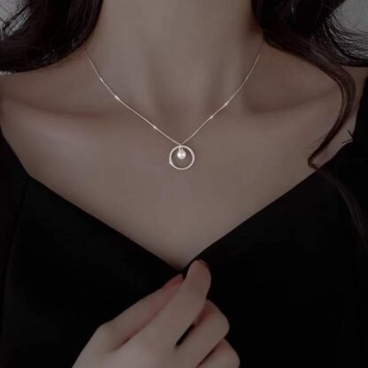 Collier minimaliste perle blanche