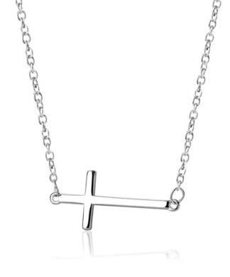 Exprimez votre amour pour l'argent sterling avec nos colliers croix en argent 925, des pièces uniques qui captivent par leur beauté naturelle.