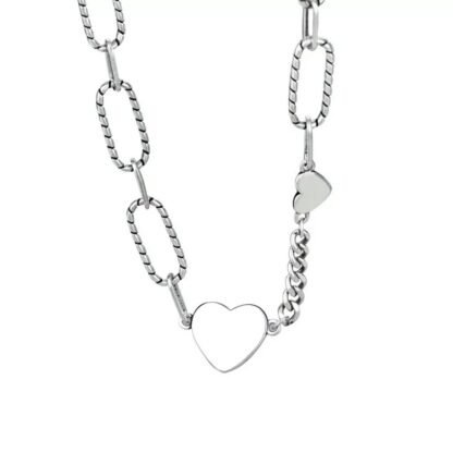 Sublimez votre look avec nos colliers grosse maille en argent sterling 925, des accessoires qui reflètent votre style personnel avec élégance.