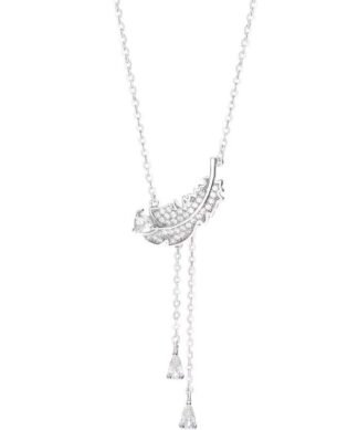 Explorez notre sélection exquise de colliers plume en argent, spécialement conçus pour enchanter votre décolleté avec style et élégance. Ces magnifiques bijoux ras de cou en argent sterling sont le symbole ultime de sophistication et de raffinement, ajoutant une touche de glamour à chaque tenue