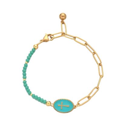 Portez avec grace notre bracelet medaille croix, un accessoire chic qui ajoute une touche de foi a votre style